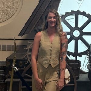 Meet your Posher, Meagan